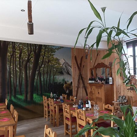Le Sapin Rouge - Restaurant - Bar - Chambres D'Hotes Artigues  ภายนอก รูปภาพ