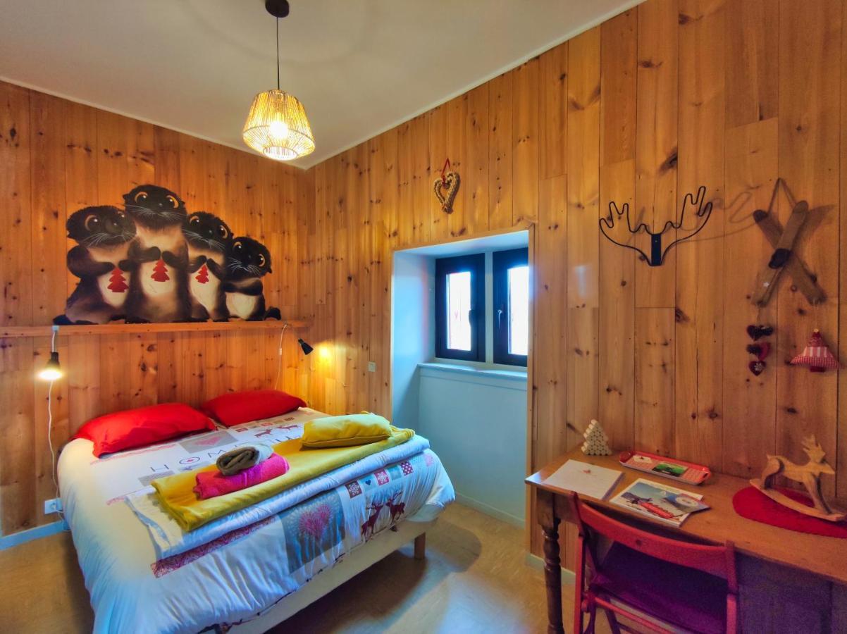Le Sapin Rouge - Restaurant - Bar - Chambres D'Hotes Artigues  ภายนอก รูปภาพ